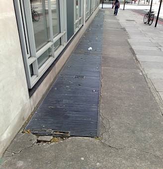 11-11BalcombeStforecourtpointingnorth