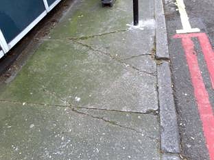 4-4DorsetCloseforecourt